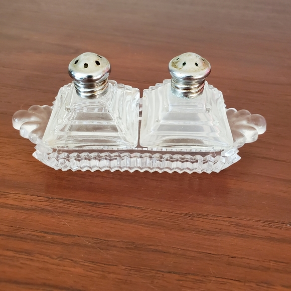 Art deco glass salt + pepper shakers w/tray - Picture 1 of 4